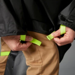 BTWIN PONCHO PLUIE VISIBILITE JOUR VELO VILLE 120 NOIR JAUNE FLUO -Vélo Équipement Magasin poncho pluie visibilite jour velo ville 120 noir jaune fluo 4