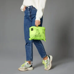 BTWIN PONCHO PLUIE VISIBILITE JOUR VELO VILLE 120 NOIR JAUNE FLUO -Vélo Équipement Magasin poncho pluie visibilite jour velo ville 120 noir jaune fluo 7