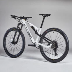 Rockrider Vélo VTT Cross Country XC 900 S Cadre Carbone Et Aluminium Blanc -Vélo Équipement Magasin velo vtt cross country xc 900 s cadre carbone et aluminium blanc 2